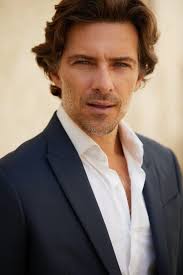 Daniel Aguiar por Carlos Sales