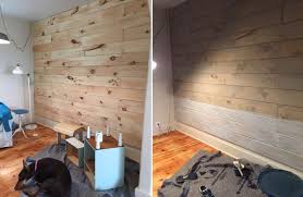 As we said earlier, shiplap wall decoration offers an impressive array of options and allows you to play with. 25 Cozy Ways To Decorate With Wood Wall Planks