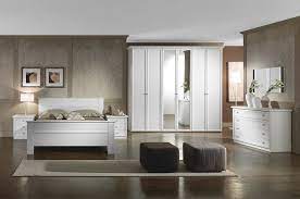 Una camera da letto completa e flessibile. Ginevra Bianca Camere Da Letto Classiche Mobili Sparaco