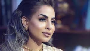 كانت بدايتها الفنية عام 2001 من خلال ظهورها في الأدوار الصغيرة في المسلسلات والأعمال المسرحية، هي شقيقة المغنية والممثلة مرام والممثلة هند، كما إنه ابنتها سعاد دخلت للمجال الفني وشيماء مطربة. Ù…ÙŠ Ø§Ù„Ø¨Ù„ÙˆØ´ÙŠ Ø§Ù„Ø®Ù„ÙŠØ¬ Ù„Ø§ÙŠÙ Alkhaleej Live