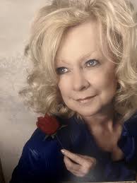 Rebecca Reavis's Instagram, Twitter & Facebook