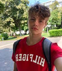 When you're on a mission to figure out what to get a guy for his birthday, let gifts.com take the guesswork out of the equation. Cute Teen Guy