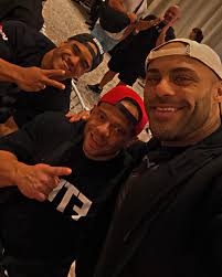 Few more hours to go…💪🏼🔥 @mrolympiallc #212showdown . .. ‎ساعات قليلة  تفصلنا عن المشاركة باكبر حدث عالمي لمحترفين كمال الاجسام مستر اولمبيا  🔥💪🏼 دعواتكم لنا بالتوفيق 🙌🏼❤️ . .. Coach: @teambowss Team: @