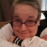 Lynn Cahill's Instagram, Twitter & Facebook