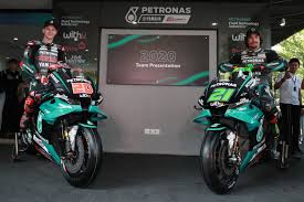 Ni pun ade yang tak cukup. Motogp Petronas Yamaha Sepang Racing Team Introduced In Malaysia Roadracing World Magazine Motorcycle Riding Racing Tech News