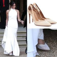 ( meghan markle and prince harry announce their engagement on november 27, 2017 / afp/getty images ). Meghan Markle In Custom Aquazzura Shiver Pumps Based On The Shiva Mesh Pumps Http Liketk It 2l9hu Liketkit Liket Meghan Markle Style Korean Fashion Fashion