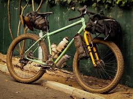 Salsa Fargo With Surly Karate Monkey Fork Surly 24 Pack Porteur Bikepacking Surly Karate Monkey Karate Monk Salsa Fargo With Su Fiets Afbeeldingen Png