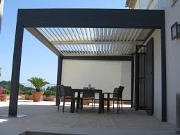 La pergola bioclimatique est la grande tendance des deux dernières années. 2 Choses A Savoir Sur La Pergola Aluminium Securite Et Permis De Construire Blog De Orion Menuiserie