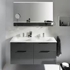 Freistehende badewanne im großen wohlfühlbadezimmer. Moderne Waschtische Waschbecken Furs Badezimmer Schoner Wohnen