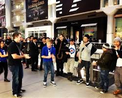 iPad mini sees mini launch lines