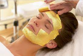 Did You Know Cleopatra Slept In A Gold Mask Almost Every Night Research Has Revealed That Gold Not Only Has Anti Gold Skin Glow Skin Beauty Easy Face Mask Diy