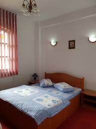140 locuri in 70 camere. Academia SambÄta MÄnÄstirea Brancoveanu