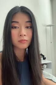 Jennifer Cat's Instagram, Twitter & Facebook