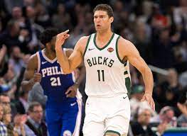 It continued on saturday night when the bucks and brook lopez visited robin lopez's wizards, the first time the twin brothers played against each other in at least over a year, as the two were teammates a season ago. Bucks Like What They Re Getting From Center Brook Lopez