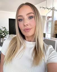 Can someone pls tell me why I dread flying anywhere??? 😂 I'm not scared of  planes or flying, I just hate the preparation, the time spent flying, being  in an unfamiliar location,