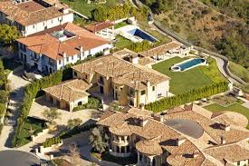 So although they have a completely finished, amazingly pretty house waiting for them in bel air, kim and kanye are instead waiting for. 4 Amazing Pictures Of Celebrity Homes