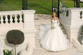 Nur bis zum 31.8.2021 gültig. Ladybird Brautkleider Shop In Shop Bei Cecile In Kerpen Munchen Buchen Sie Ihren Kostenlos Brautkleid Prinzessin Kleid Hochzeit Prinzessin Hochzeit