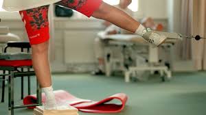 Wenn die bisherigen maßnahmen am ort nicht mehr ausreichen, um eine erkrankung zu bessern oder eine verschlechterung des gesundheitszustandes zu verhindern, ist eine heilmaßnahme (so der korrekte begriff für eine kur) angezeigt. Reha Massnahmen Als Wirtschaftsfaktor Der Preis Der Gesundheit Archiv