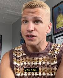 #NYC! 💥 GAY! ✨ LAUGH! 🤣 It’s your LAST CHANCE to catch my new hour of  comedy about SOBRIETY, SEXXX, and profound STUPIDITY before we take it to  @EDFRINGE in August for a month-long run with ...