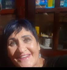 Don't get these 2 in photos too much !