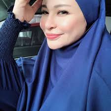 Mawar rashid makeup sambil membawang mawar & raf teruja bayi dalam kandungan kuat menendang best birthday surprise | mawar suprise mommy dengan hadiah paling bernilai di dunia raya makeup 2019: Ini Antara Selebriti Yang Mula Berhijab Di Tahun 2020 Buzzkini