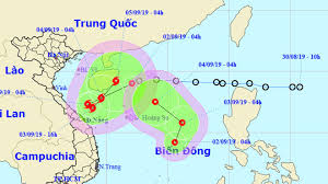 Dự báo trong 24 giờ tới, áp thấp nhiệt đới di chuyển theo hướng tây tây bắc, mỗi giờ đi được khoảng 20 km và có khả năng mạnh thêm. Cáº£nh Bao 2 Ap Tháº¥p Nhiá»‡t Ä'á»›i Xuáº¥t Hiá»‡n Cung Luc Tren Biá»ƒn Ä'ong