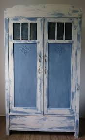 Shabby Chic Landhaus Romantisch Kleiderschrank Schrank Vintage Antik Antiquitat Um 1920 Kasten Kassetten Tur Glas Jugendstil Weiss Blau In 2020 Shabby Chic Shabby Vintage