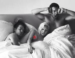 Maybe you would like to learn more about one of these? Fotografie De Senzatie Miley Cyrus Goala In Pat Alaturi De Doi Barbati Adpm