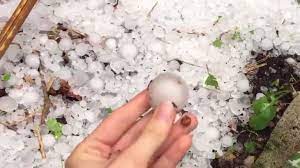 Orage de grêle violent le 15 juin 2019 à chanos curson, dans la drôme (26). Orages La Grele Epargne Lyon Mais Fait D Importants Degats Dans La Drome