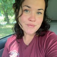 Who makes the Darnell Farms wooden seats?