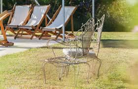 Its carbon content isextremely high and this subsequently leaves the product brittle and unsuitable to be used.at this time there were two. How To Identify Vintage Wrought Iron Furniture Lovetoknow