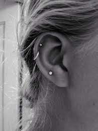 sich ein helix piercing stechen lassen risiken heilung und pflege ohrpiercing tragus ohr clairesschmu different ear piercings piercings earings piercings