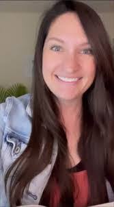 Keri Sloan's Instagram, Twitter & Facebook