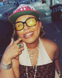 32 and having my way 💅🏽