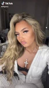 Lottie Beasley's Instagram, Twitter & Facebook