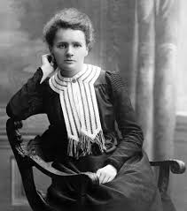 El 18 de julio de 1898, en la escuela de física y química de parís, pierre curie, y su esposa, marie, presentaron una importante memoria en la academia francesa de ciencias. Marie Curie La Primera Mujer En Recibir Un Premio Nobel Noticias