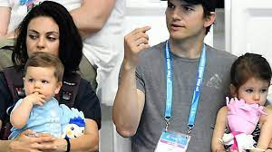 Milena markovna kunis (/ˈmiːlə ˈkuːnɪs/; Ashton Kutcher Und Mila Kunis Mit Ihren Kids Beim Familienausflug Erwischt