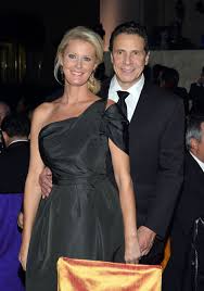 Mr cuomo issued a statement saturday responding to the allegations saying ms bennett has every right to speak out and aoc calls for investigation into andrew cuomo sexual harassment claims. Sandra Lee S First Thought About Boyfriend Andrew Cuomo Was Super Racy