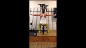 The pec dec is an awesome machine for targeting the pectorals, but you need to use strict technique and focus on stretch and contraction to get the most. Omvand Pec Deck Youtube