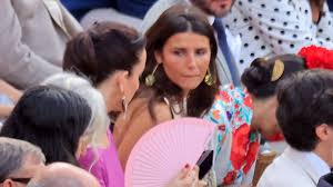 Tana Rivera, la viva imagen de la preocupación tras la cogida de su novio, Roca Rey