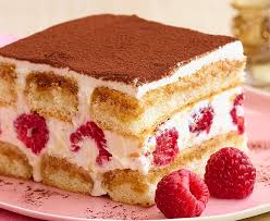 Voici La Recette De Tiramisu Aux Framboises Un Dessert Tres Delicieux Et Facile Au Framboises Raspberry Recipes Delicious Desserts Desserts