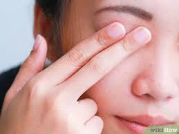 Here, experts share their tips for hiding the fact you just had a sob session. 3 Ways To Get Rid Of Puffy Eyes From Crying Wikihow