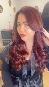 Um toque de ousadia 🍒Cherry , Uma cor que reflete personalidade!, Aquela  mudança que amamos ✨ , Videomakers @mscriativoos , ., ., ., .,  #aveiroportugal #portugaldenorteasul #cherry #cabelosdivos ...