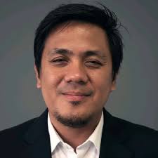 How to Become an Electronic Technician