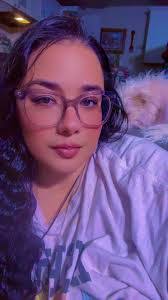 Shirley Burgos's Instagram, Twitter & Facebook