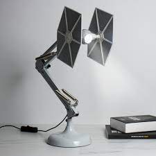 The unique and geeky desk lamp is designed after the best known craft in the rebels fleet. Kaufe Star Wars Tie Fighter Posable Desk Lamp Pp4501sw