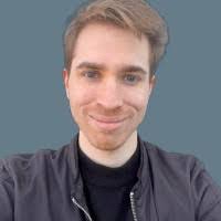 Julia Oria's Instagram, Twitter & Facebook