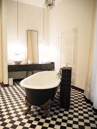 Kaufen sie den passenden badezimmerschrank oder spiegelschrank für ihr badezimmer günstig bei höffner. Traumhaft Schones Badezimmer Mit Freistehender Bade