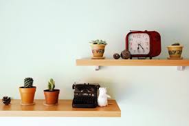 6 Conseils Pour Bien Fixer Une Etagere Murale En 2020 Parement Mural Etageres Murales Fixer Etagere