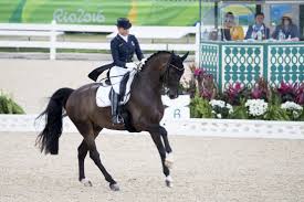 Olympia — dressur die spiele der reiter vom juli bis 9. Olympia Tag 11 Einzelmedaillen In Der Dressur Kur Isabell Werth Und Weihegold Tanzen Mit 89 071 Prozent Zu Silber Kristina Broring Sprehe Gewinnt Bronze Und Charlotte Dujardin Ist Die Alte Und Neue Olympiasiegerin